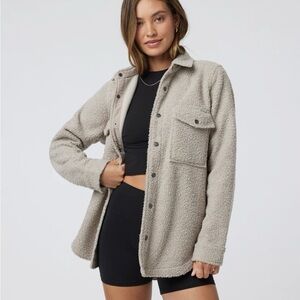 Vuori Woman’s Sycamore Shirt Jacket in Dark Salt Size Small